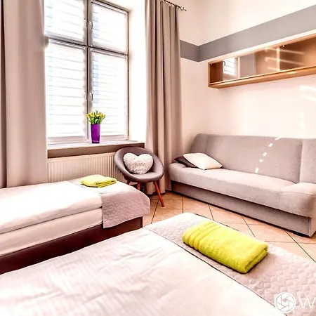 Nasze Kamienice Kameralny * ז'שוב